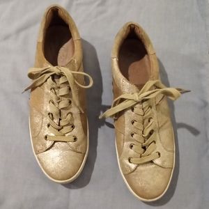 Joie gold runners size 38